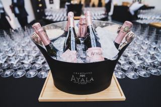 Combien de bouteilles de champagne pour 20 personnes ?